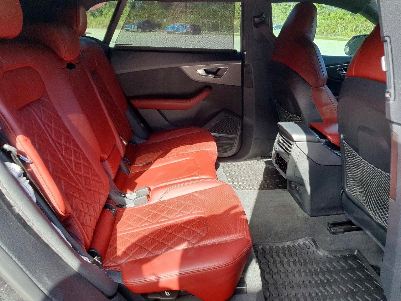 2024 AUDI SQ8