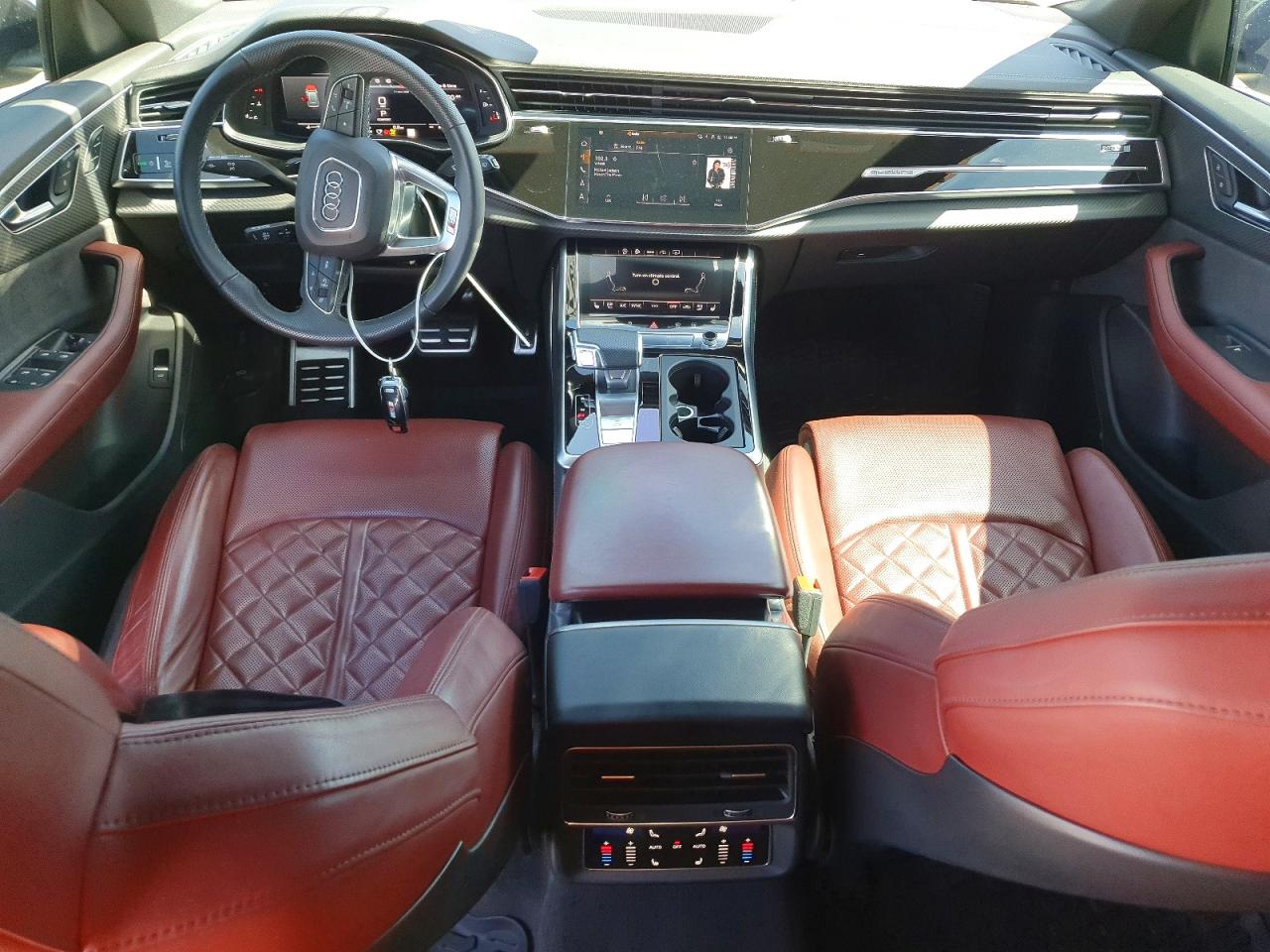 2024 AUDI SQ8