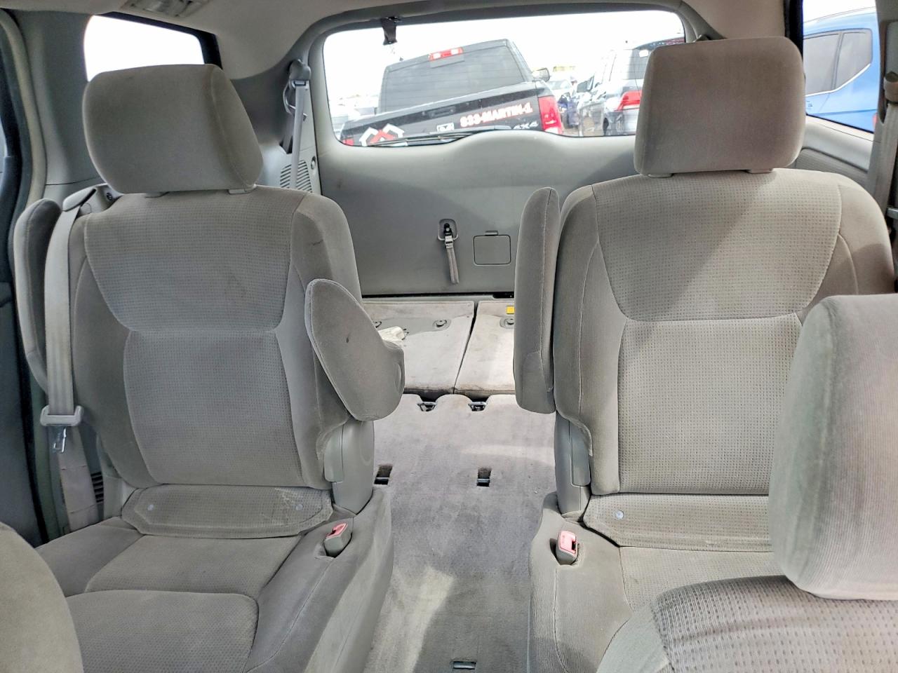 2005 TOYOTA SIENNA
