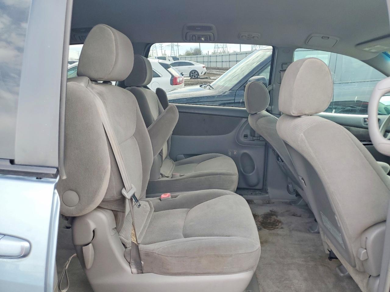2005 TOYOTA SIENNA