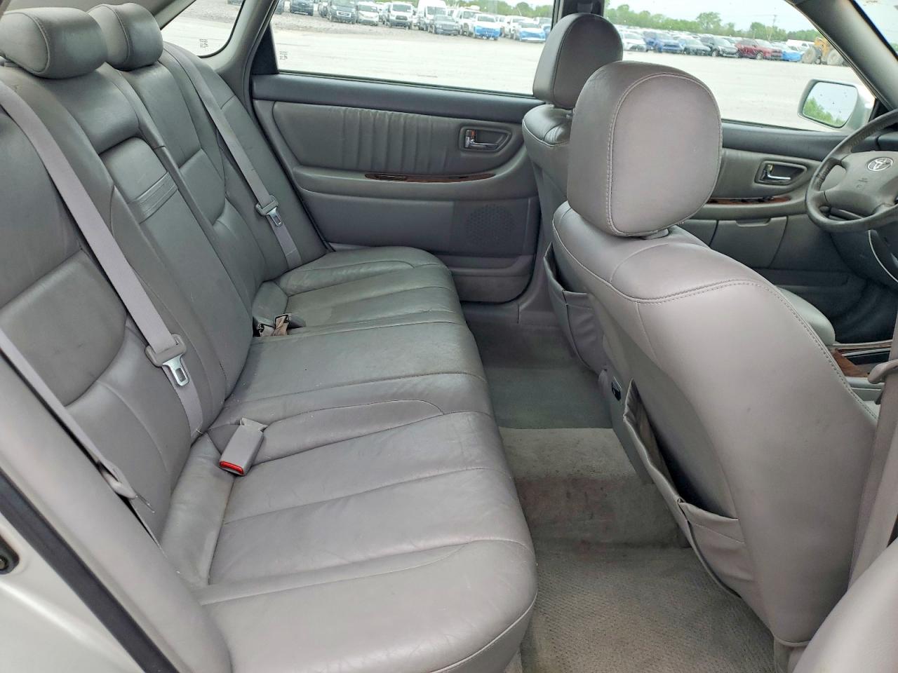 2002 TOYOTA AVALON
