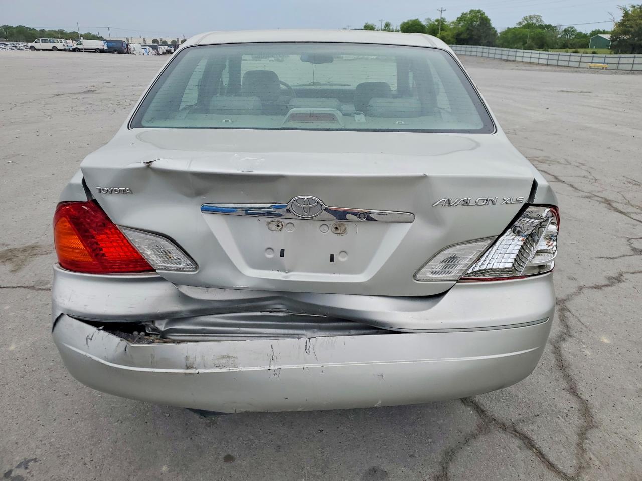 2002 TOYOTA AVALON