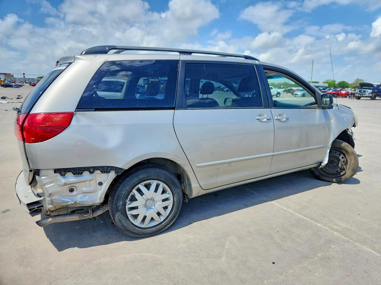 2004 TOYOTA SIENNA