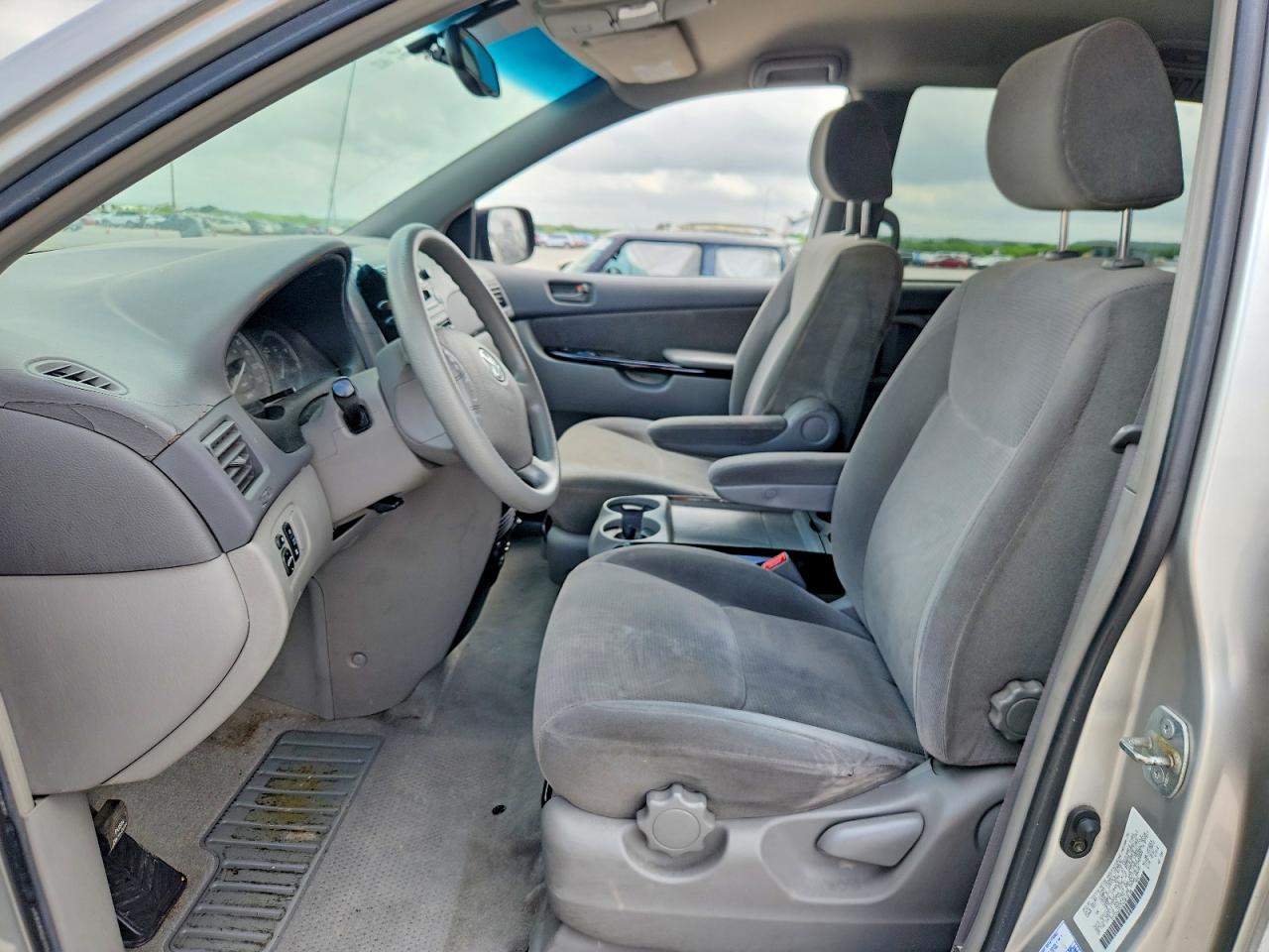 2004 TOYOTA SIENNA
