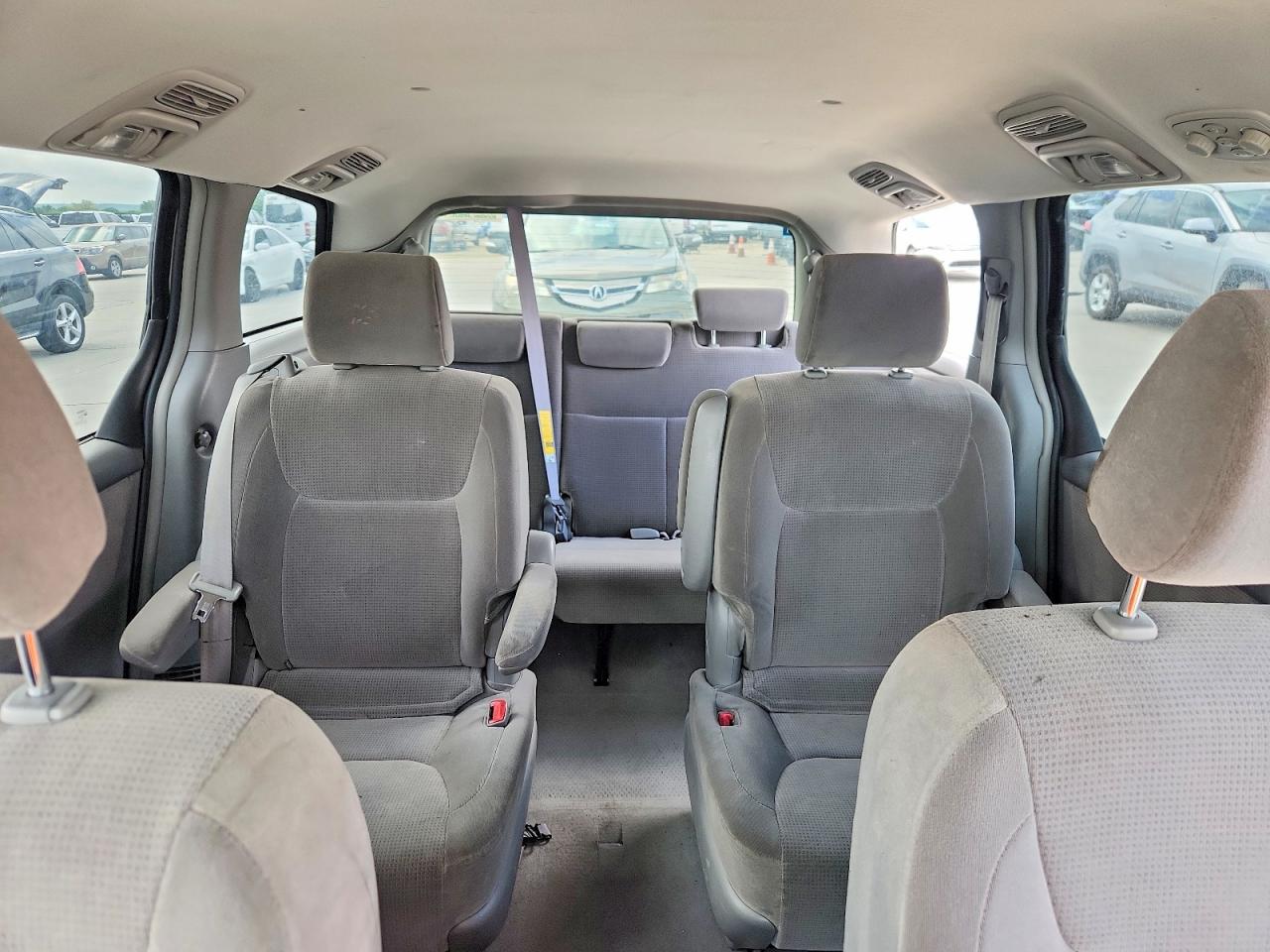 2004 TOYOTA SIENNA