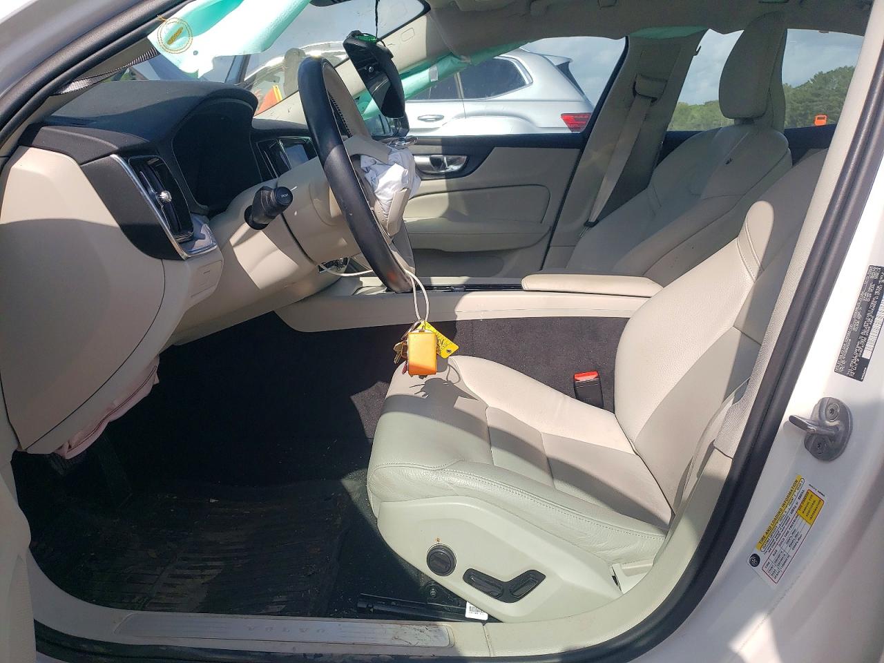 2024 VOLVO S60