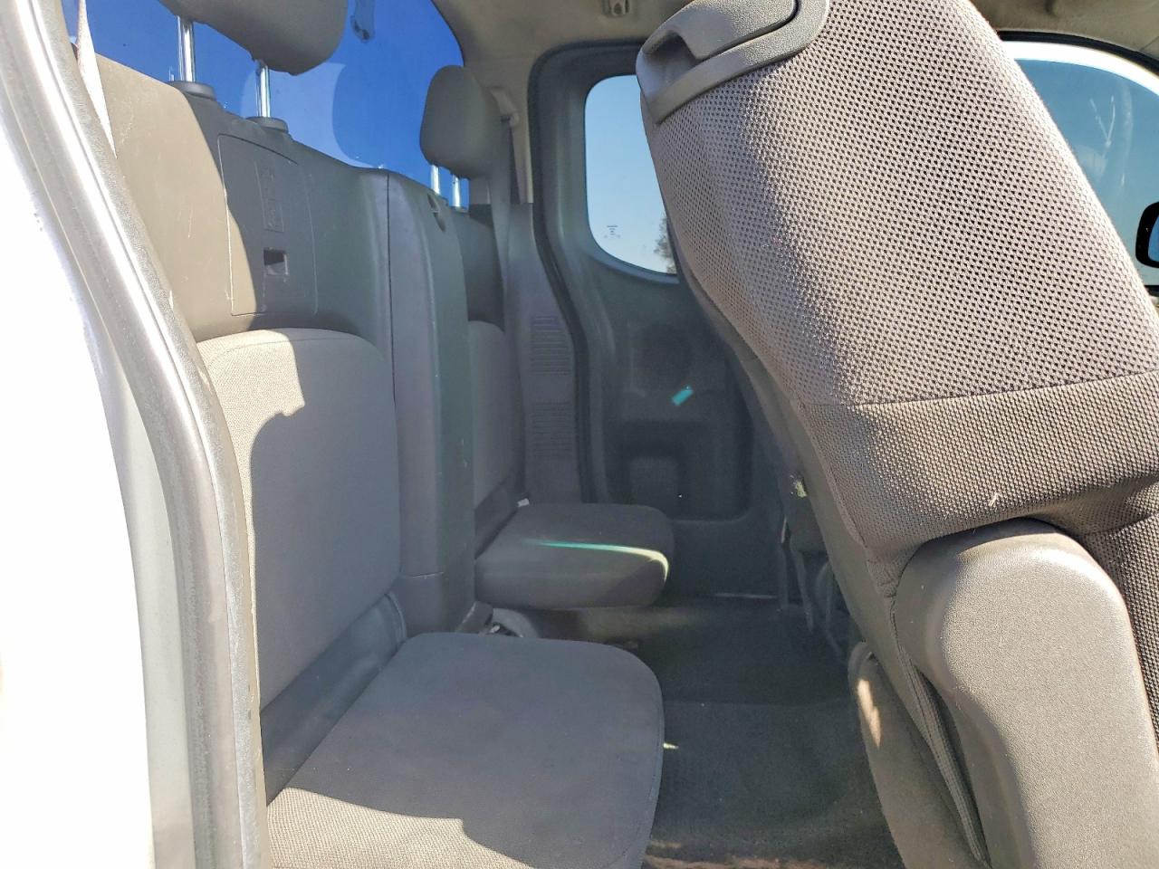 2006 NISSAN FRONTIER