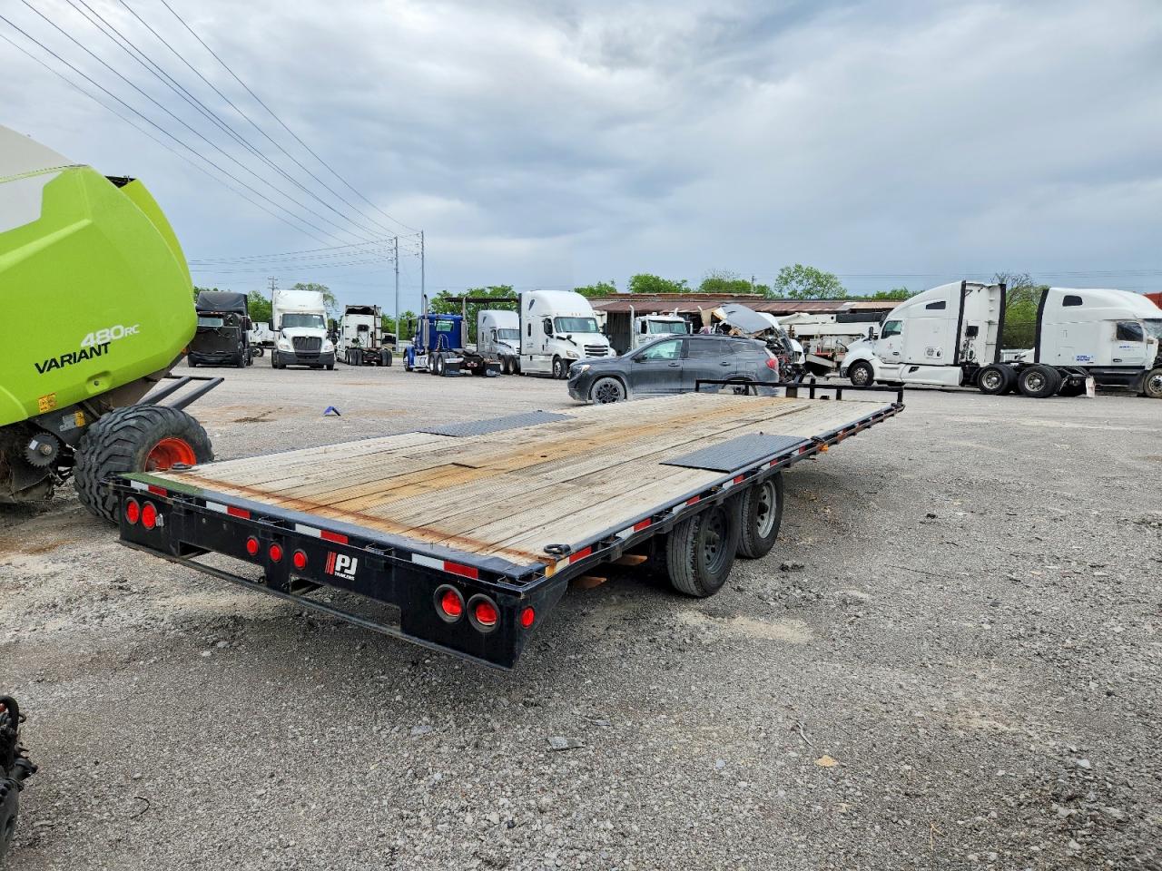 2022 PETERBILT TRACTOR