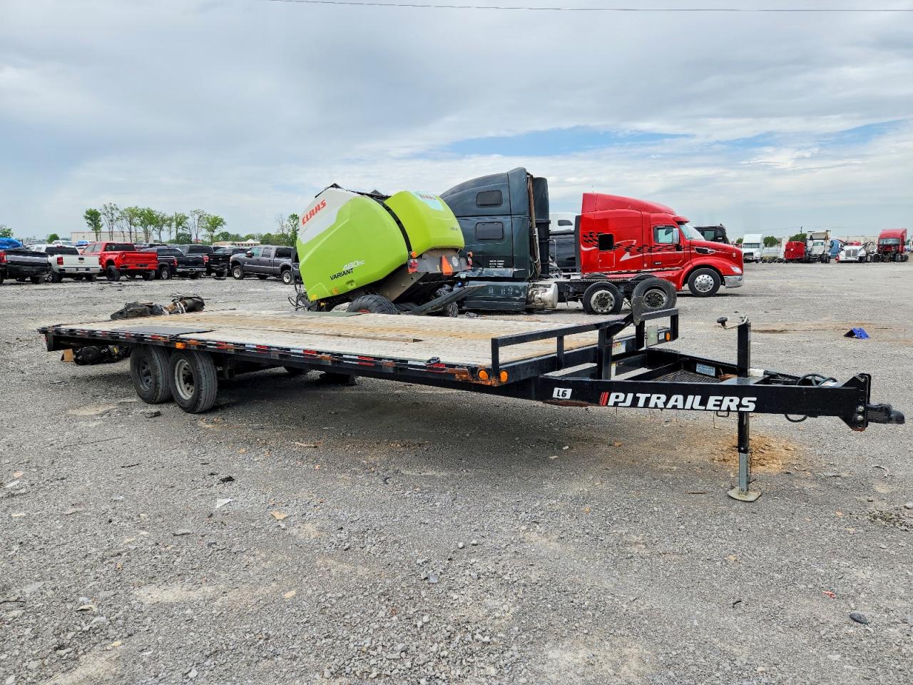 2022 PETERBILT TRACTOR