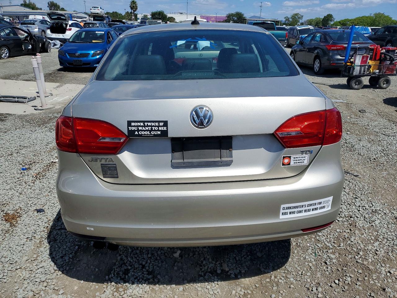 2013 VOLKSWAGEN JETTA
