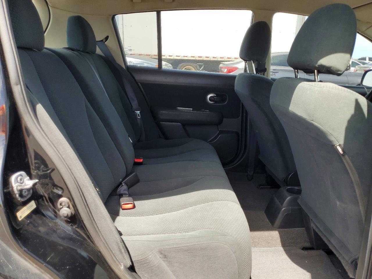 2012 NISSAN VERSA