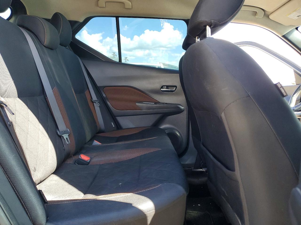 2020 NISSAN KICKS