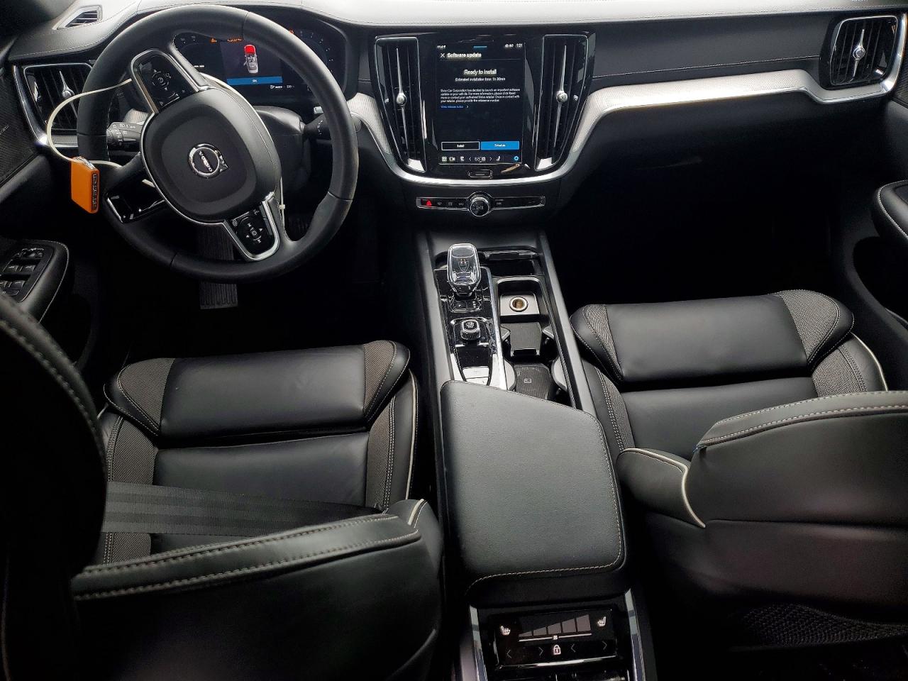 2025 VOLVO S60