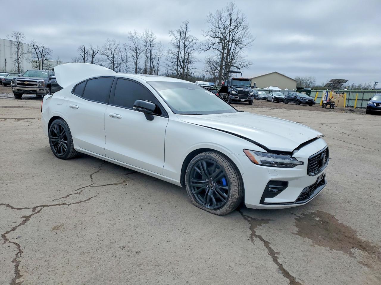 2025 VOLVO S60