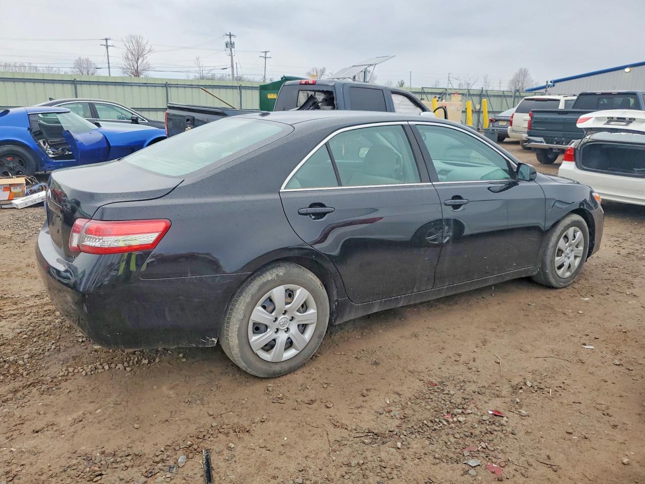 2011 TOYOTA CAMRY