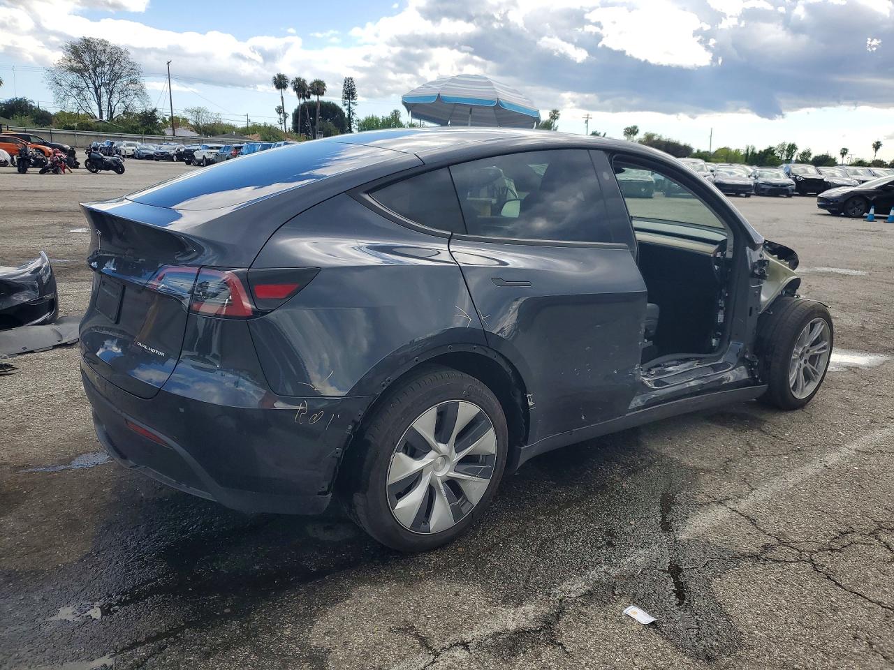 2024 TESLA MODEL Y
