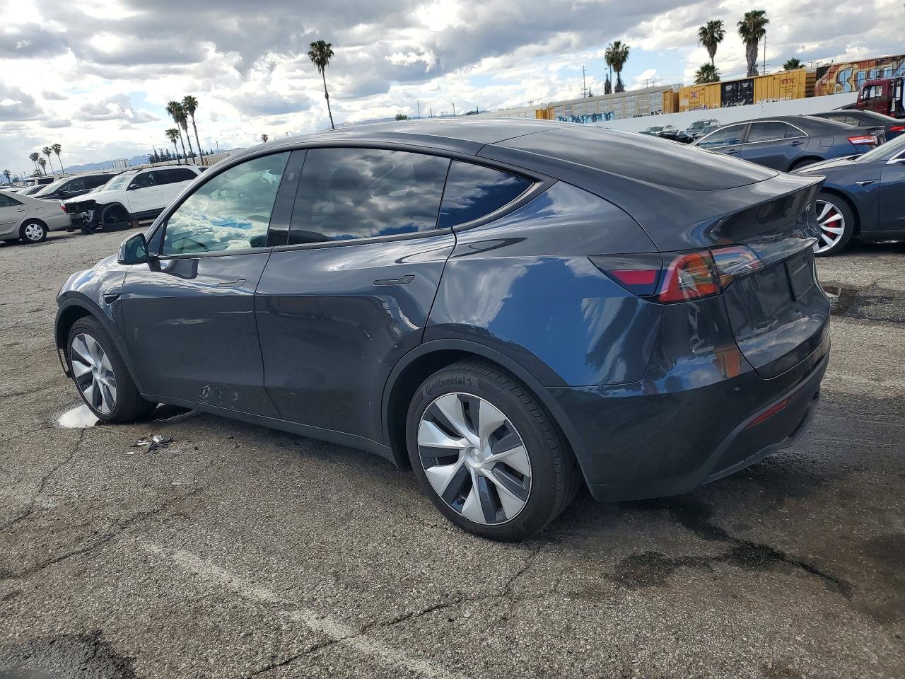 2024 TESLA MODEL Y