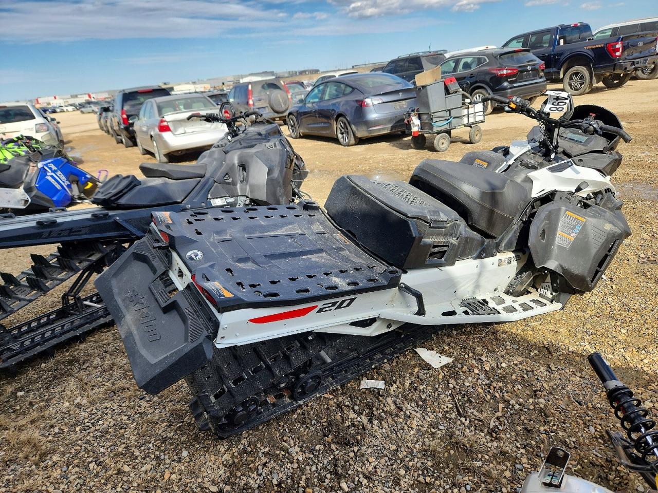 2025 SKI-DOO SNOWMOBILE