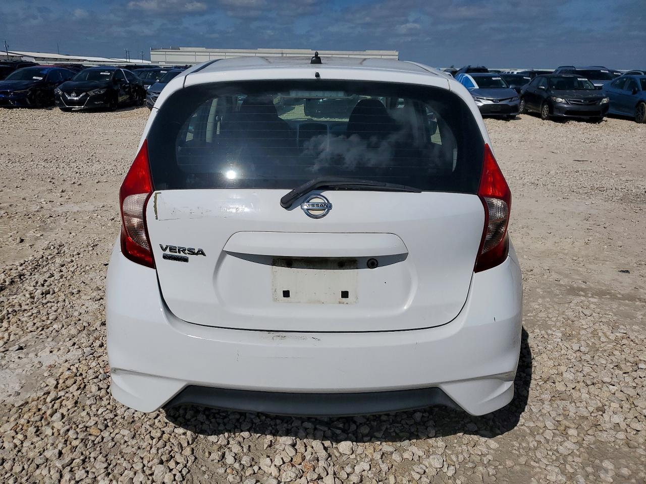 2017 NISSAN VERSA