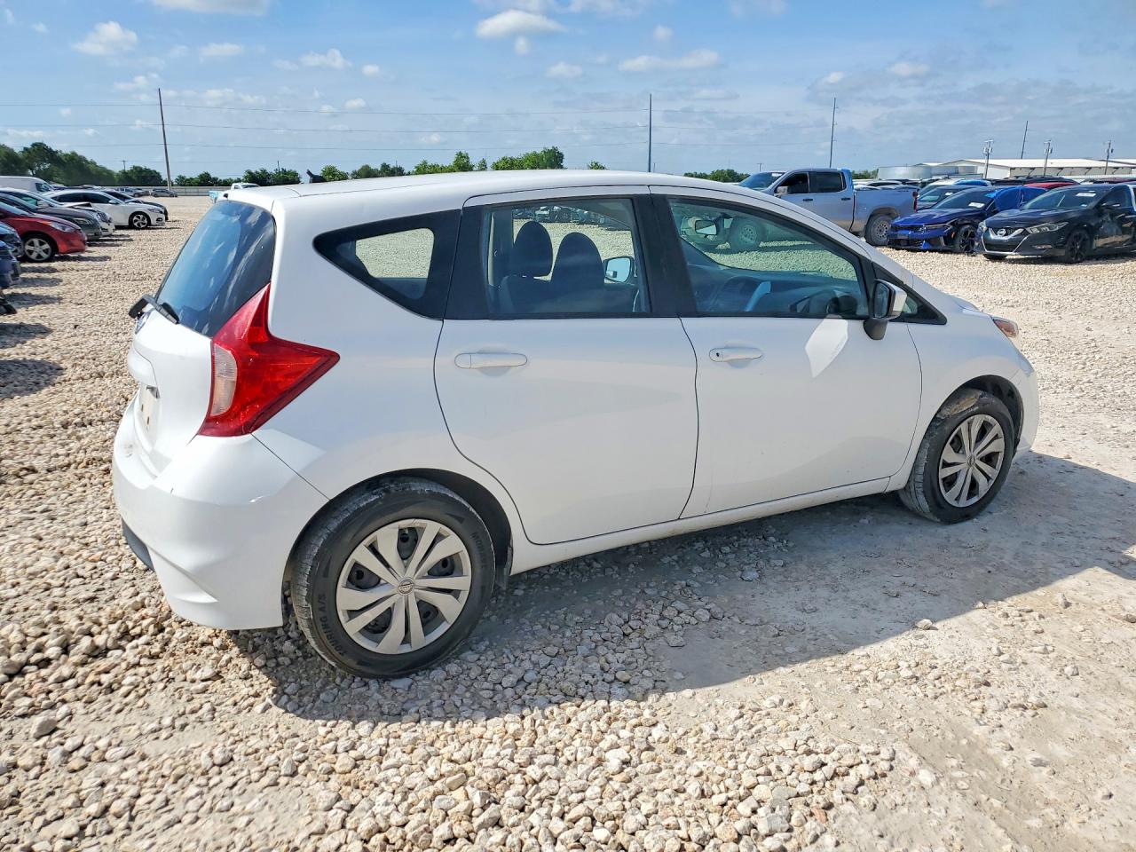 2017 NISSAN VERSA