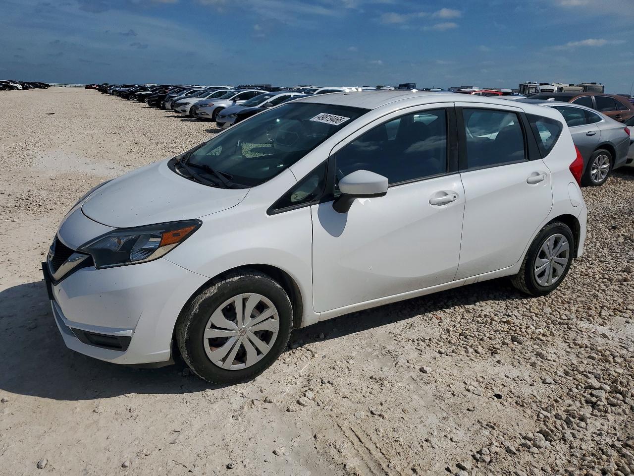 2017 NISSAN VERSA