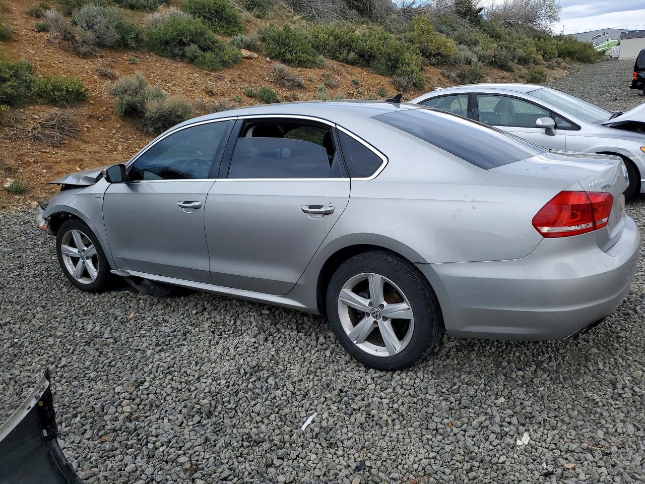 2014 VOLKSWAGEN PASSAT