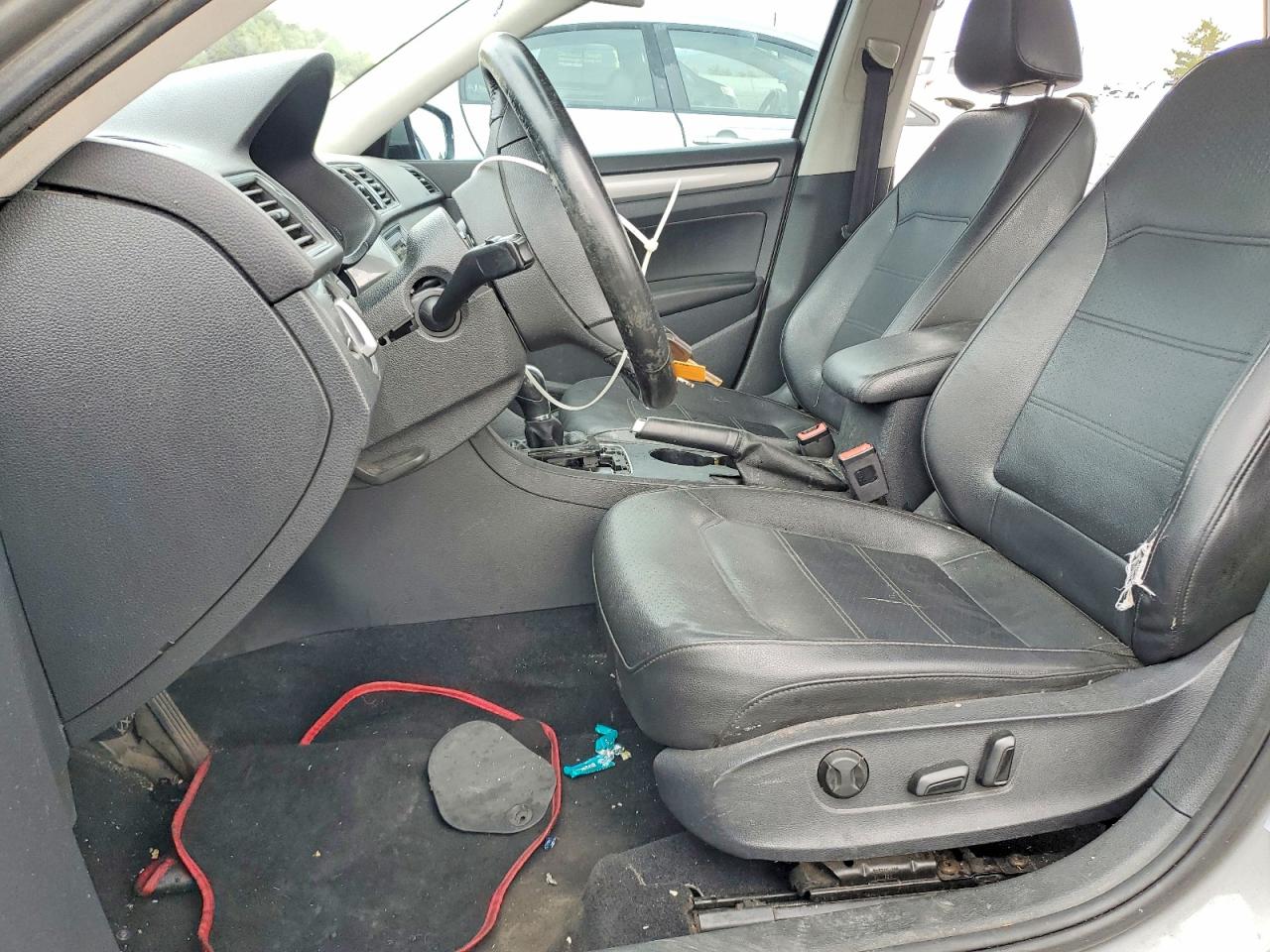 2014 VOLKSWAGEN PASSAT