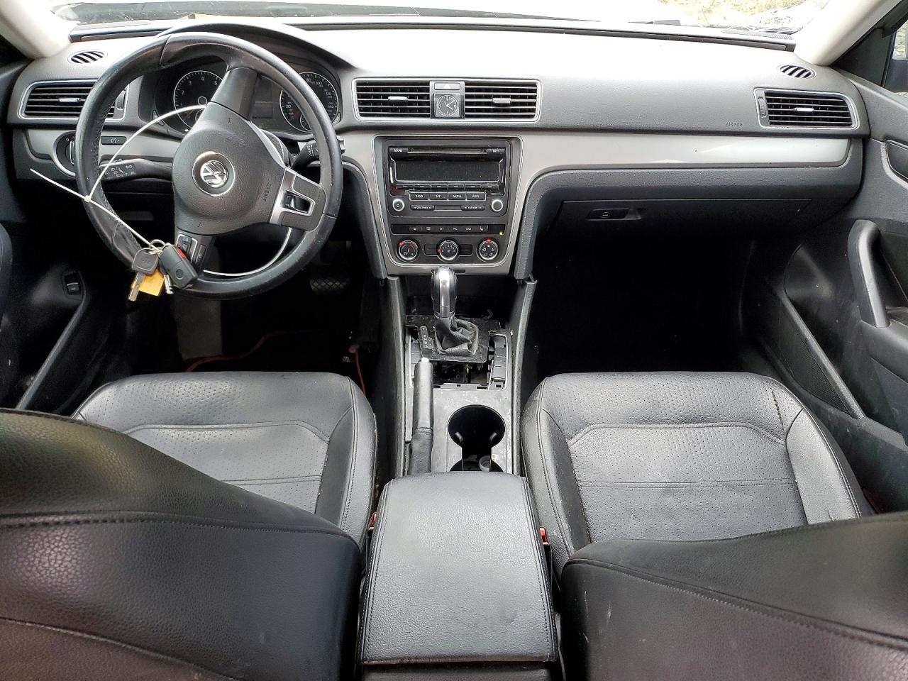 2014 VOLKSWAGEN PASSAT