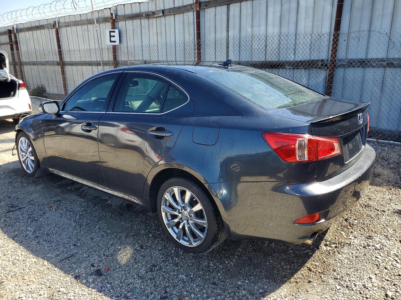 2011 LEXUS IS