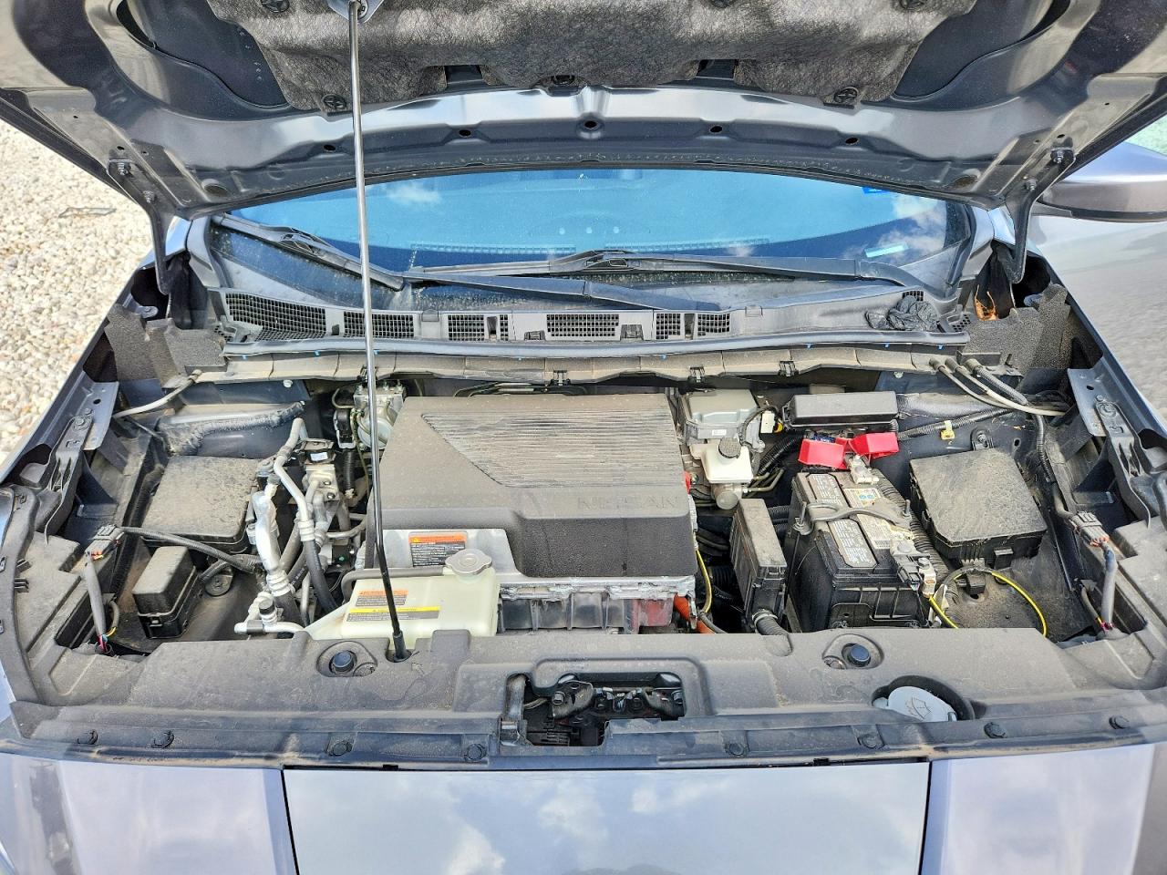 2022 NISSAN LEAF