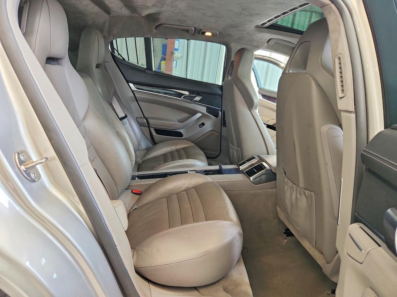 2011 PORSCHE PANAMERA