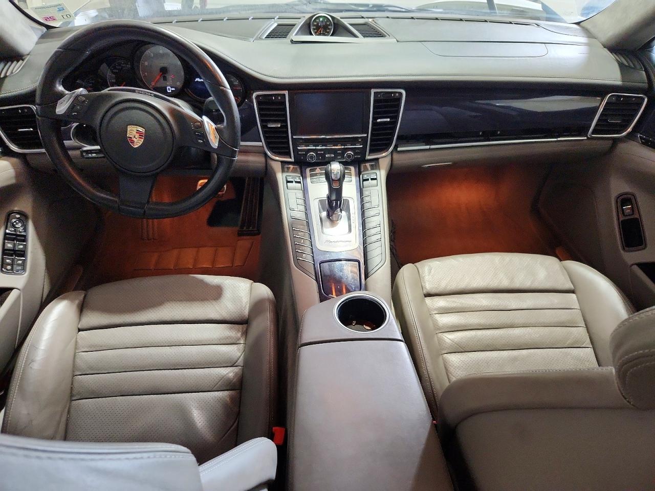 2011 PORSCHE PANAMERA