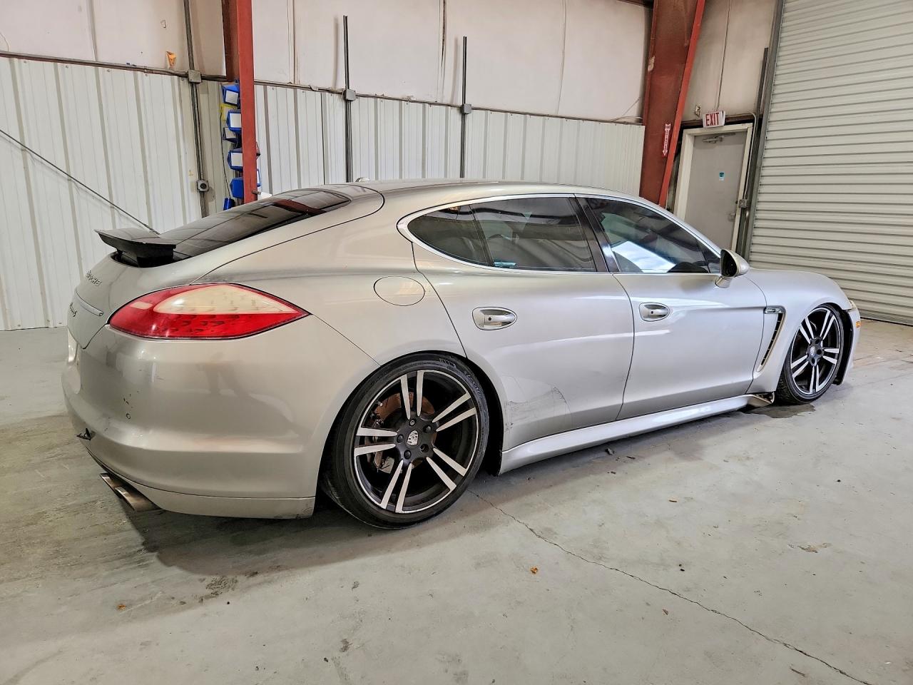 2011 PORSCHE PANAMERA