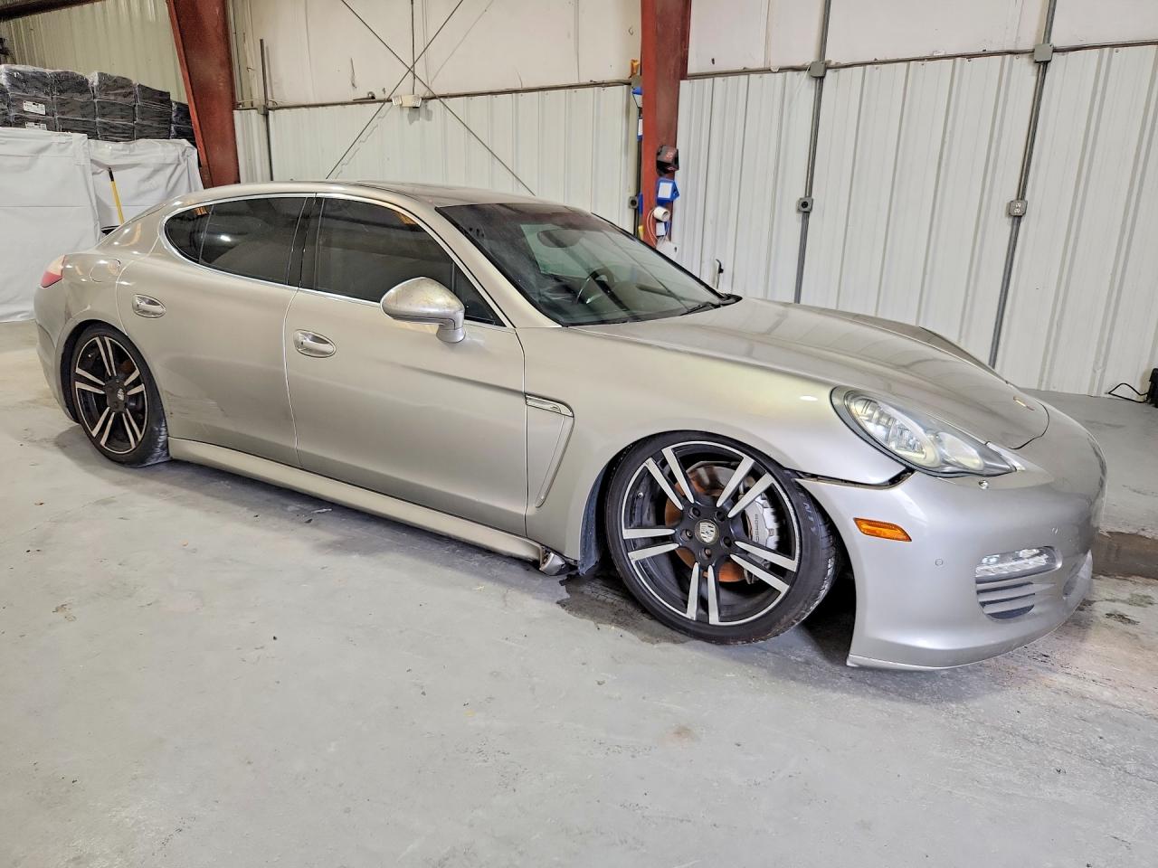 2011 PORSCHE PANAMERA