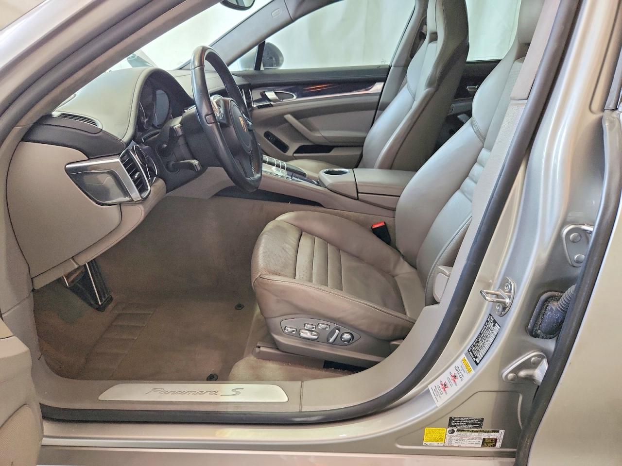 2011 PORSCHE PANAMERA