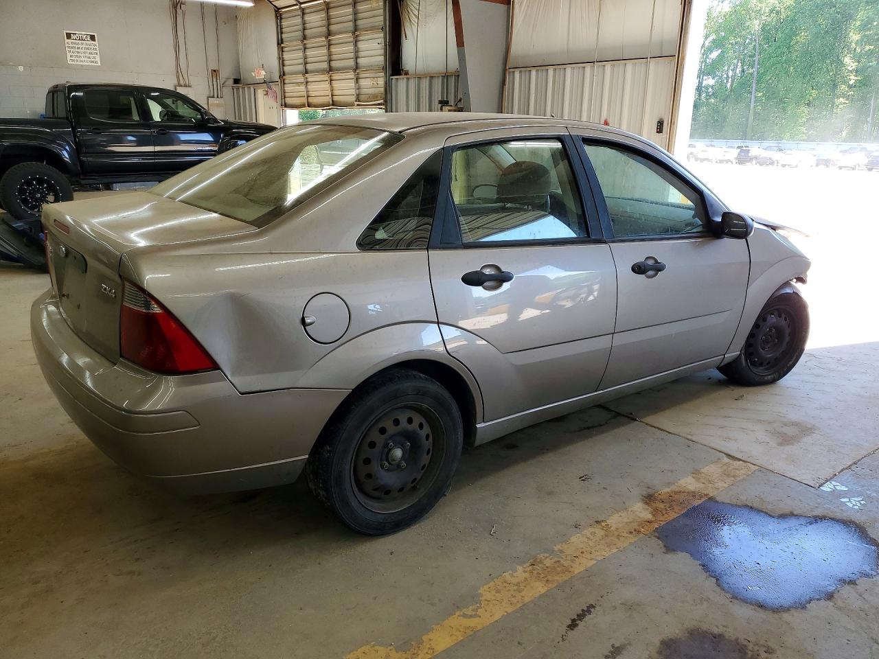 2005 FORD FOCUS