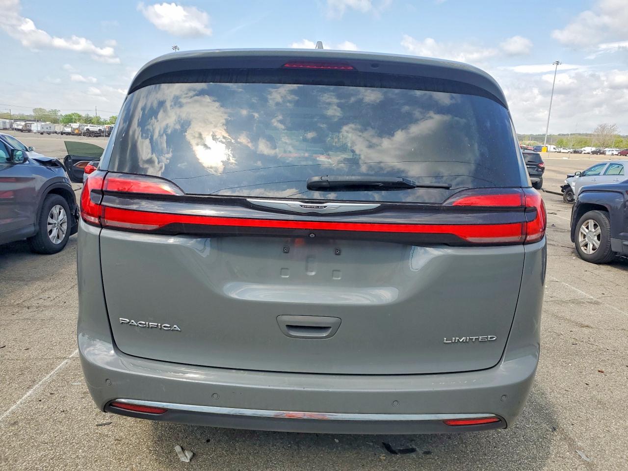 2022 CHRYSLER PACIFICA