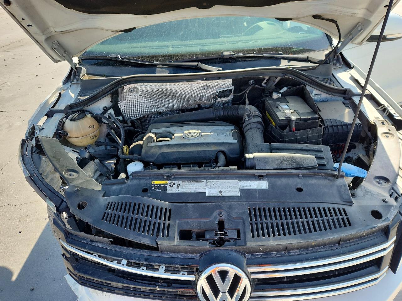 2015 VOLKSWAGEN TIGUAN S