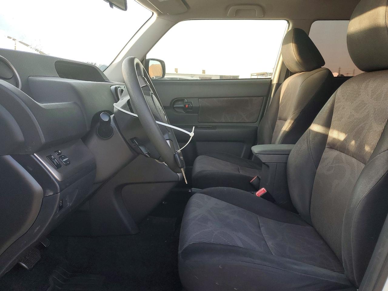 2013 SCION XB BASE