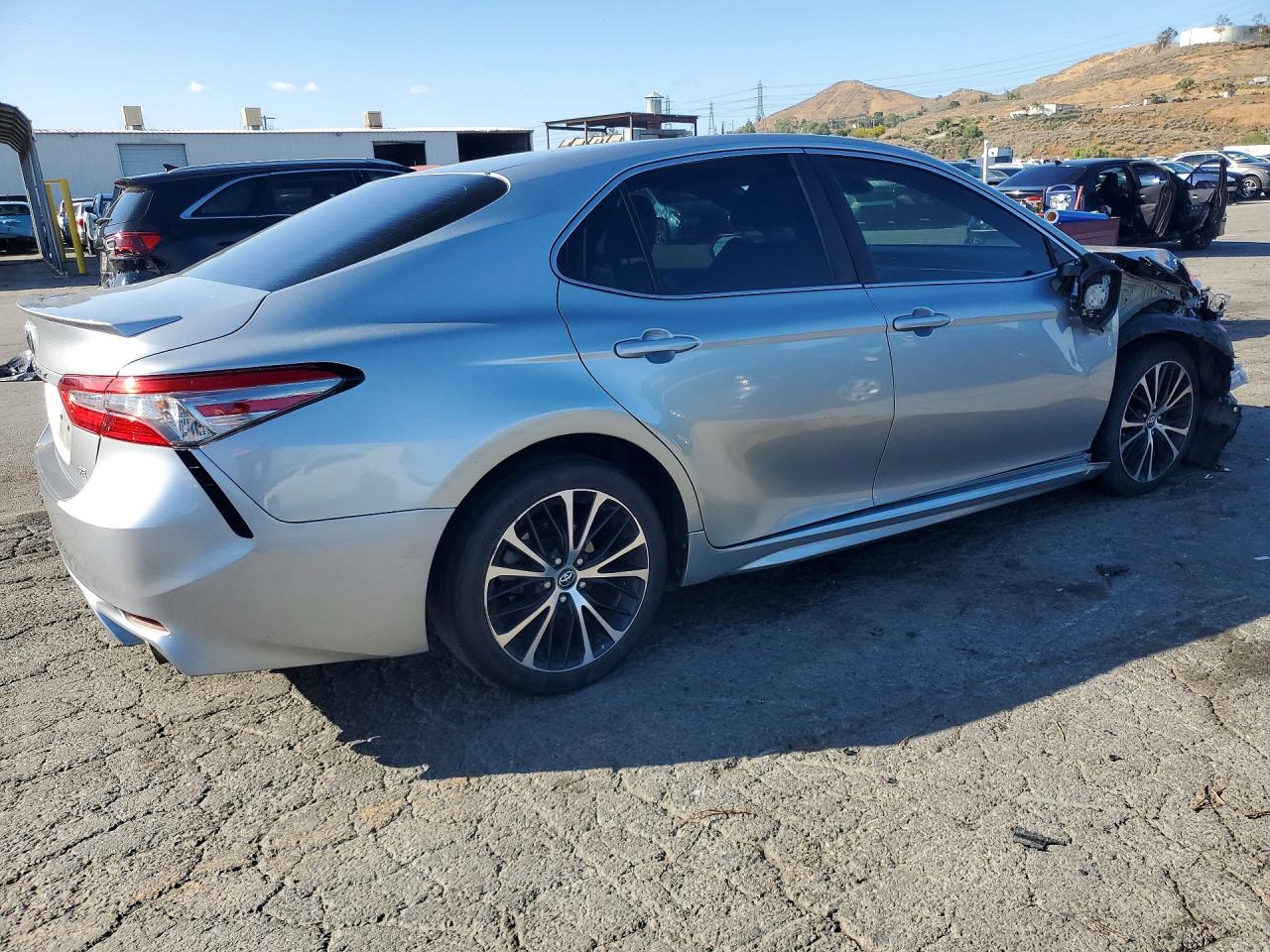 2018 TOYOTA CAMRY