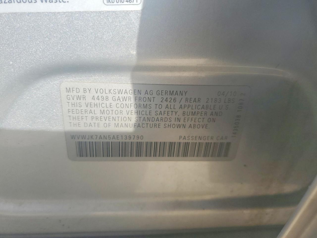 2010 VOLKSWAGEN PASSAT