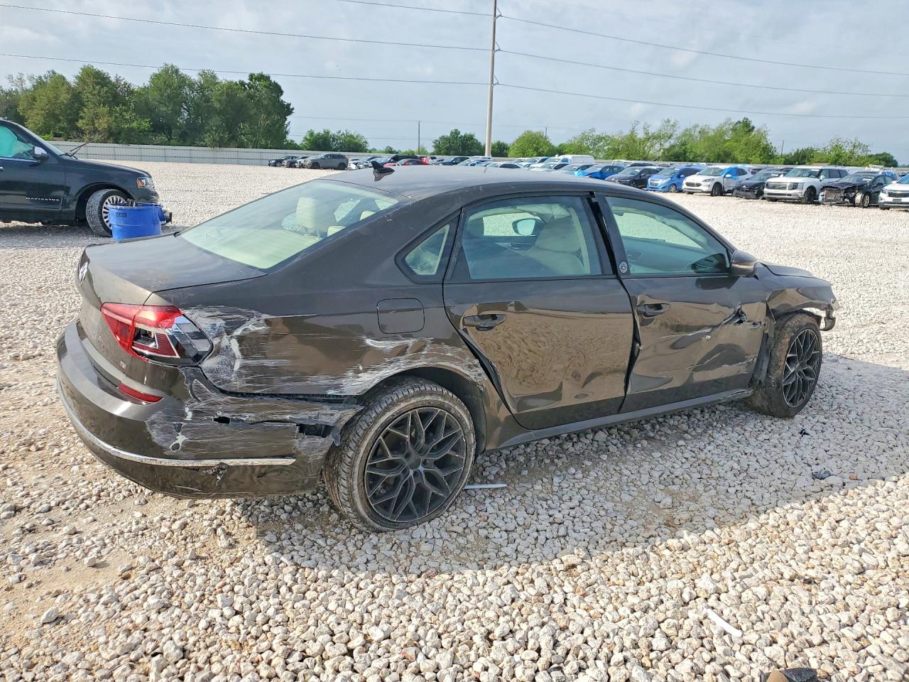 2019 VOLKSWAGEN PASSAT