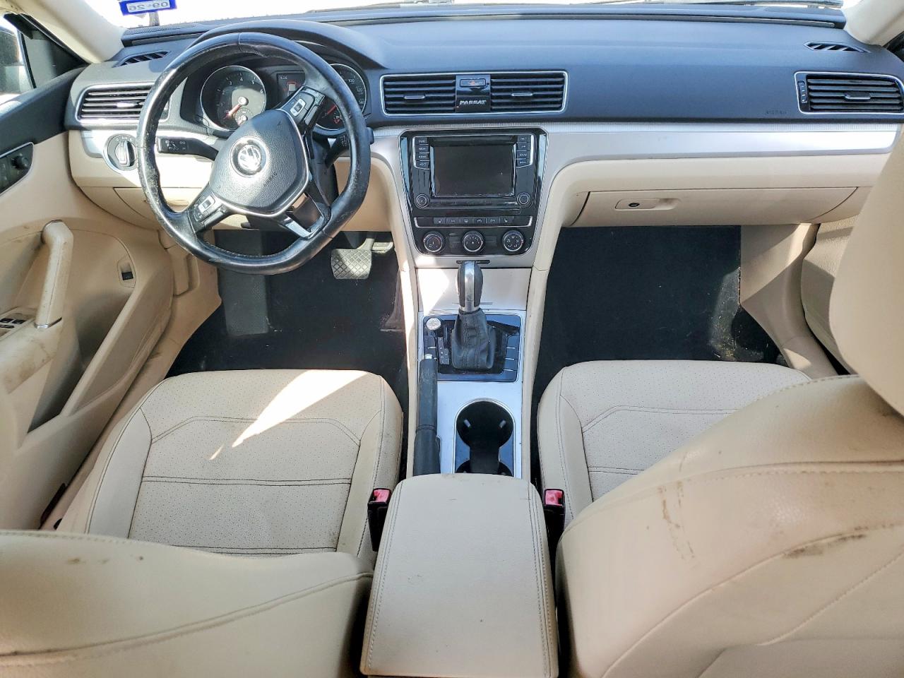 2019 VOLKSWAGEN PASSAT