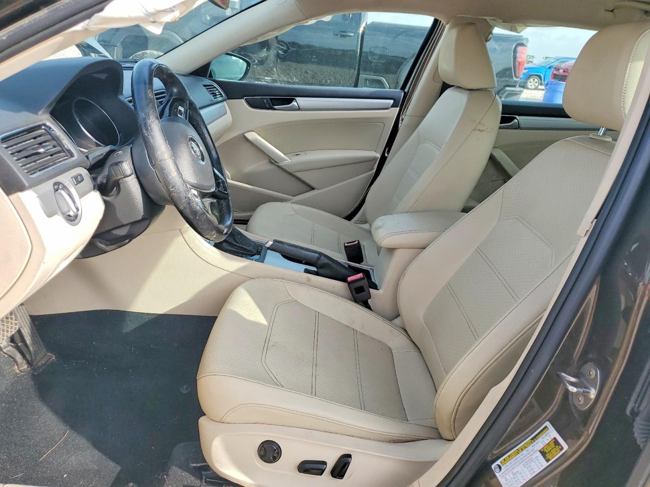 2019 VOLKSWAGEN PASSAT
