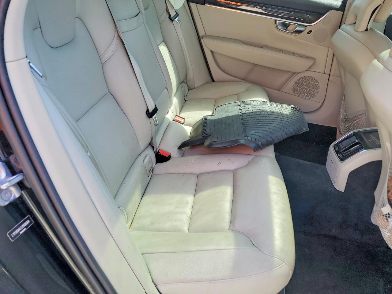 2018 VOLVO S90
