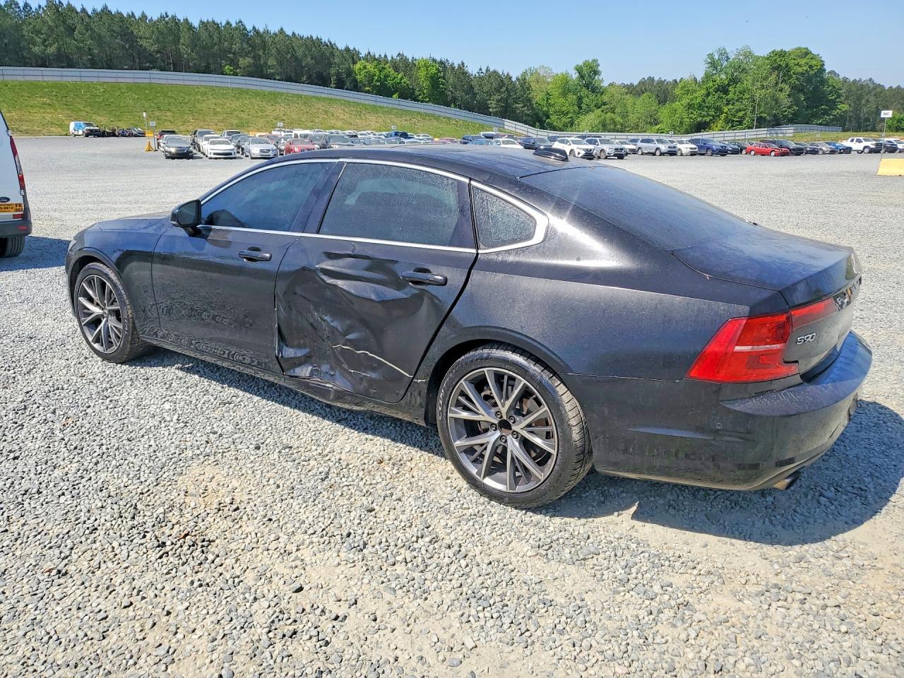 2018 VOLVO S90