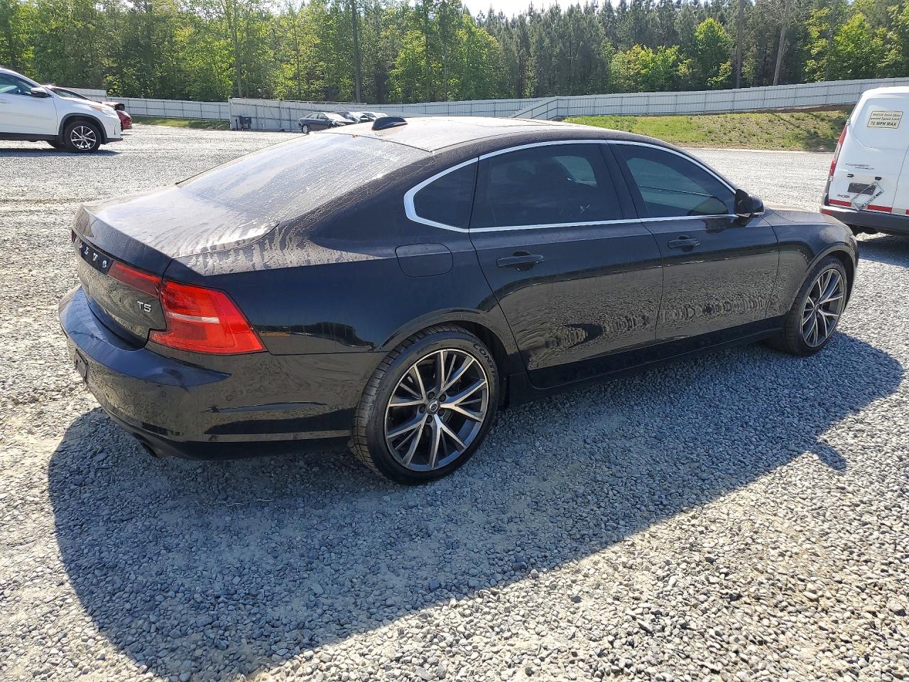 2018 VOLVO S90