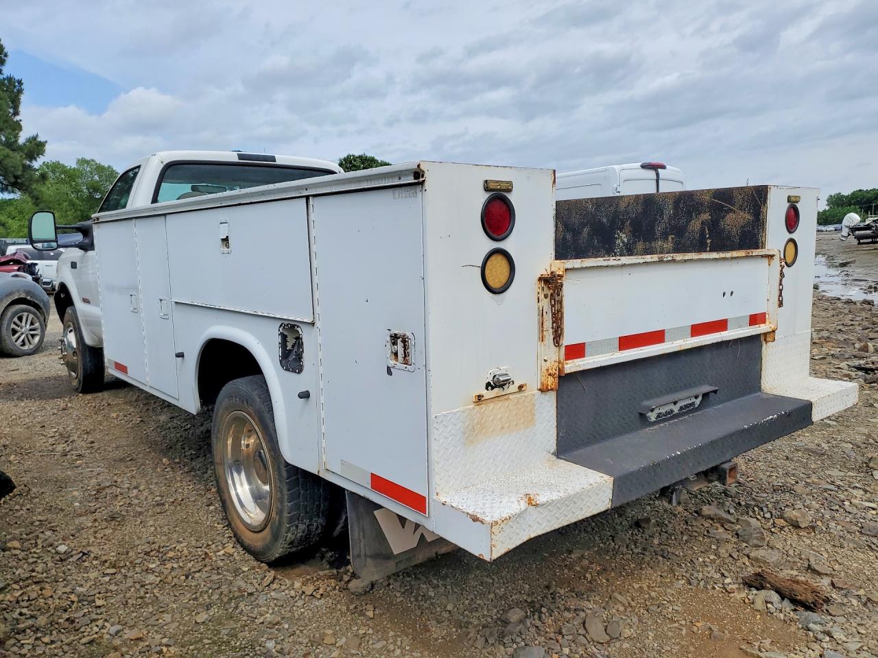 2004 FORD F550