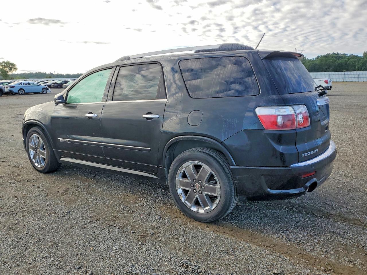 2011 GMC ACADIA DEN