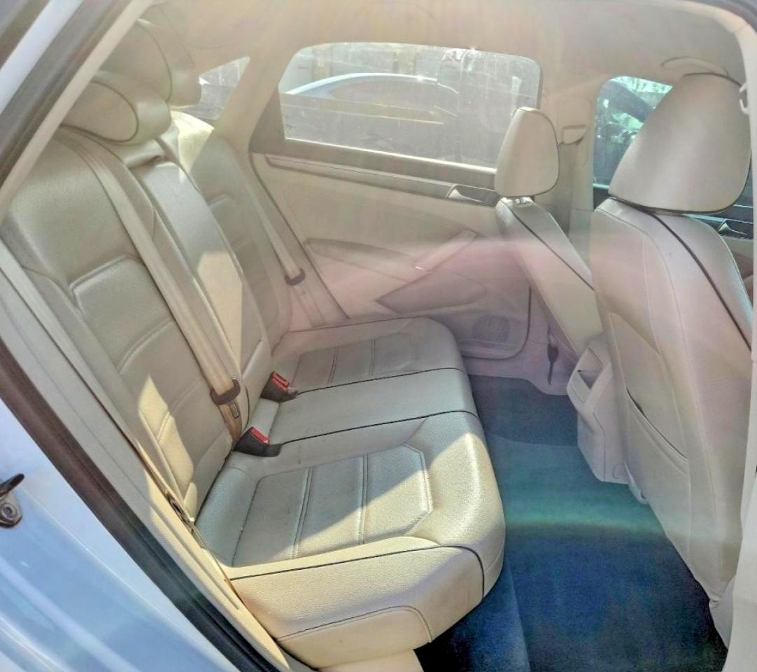 2017 VOLKSWAGEN PASSAT